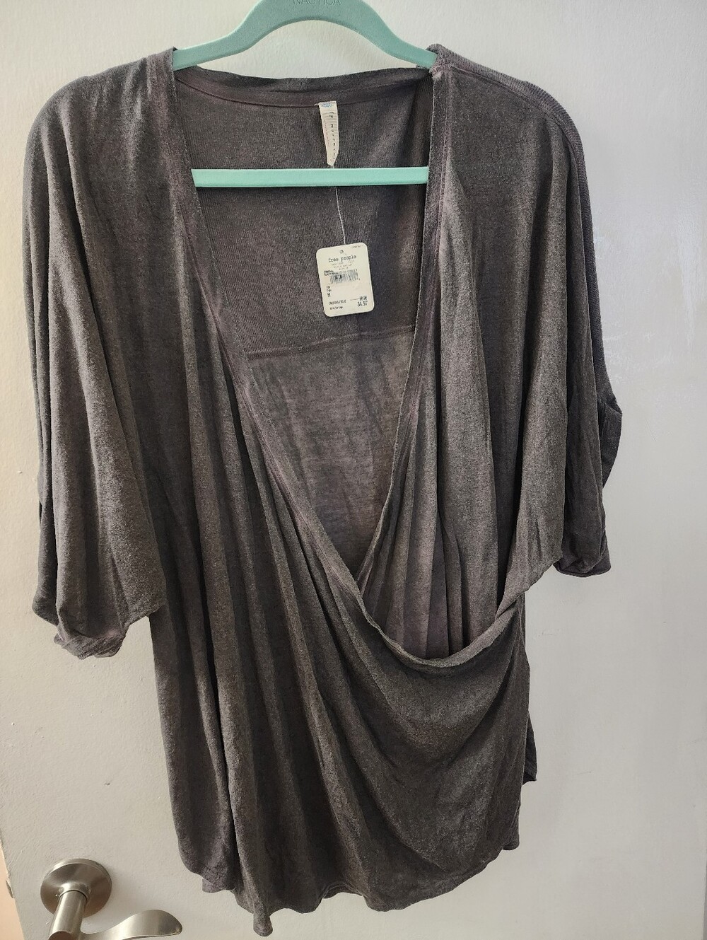 NWT FREE PEOPLE TOP SIZE MEDIUM LIGHT WEIGHT MATERIAL